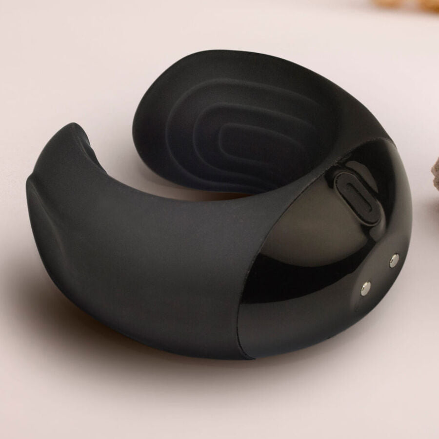 ROCKS-OFF - ECHO BLACK VIBRATING MASTURBATOR