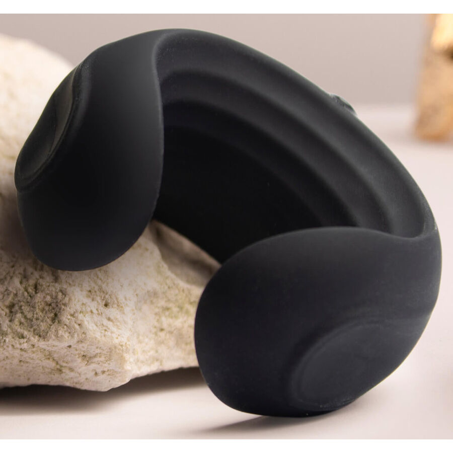 ROCKS-OFF - ECHO BLACK VIBRATING MASTURBATOR