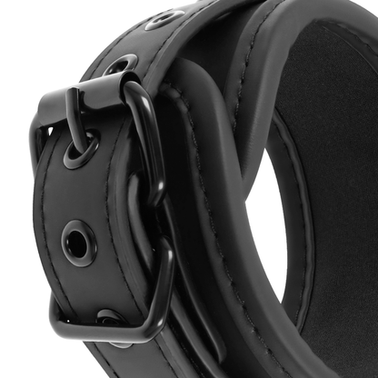 FETISH SUBMISSIVE - MASTER POSITION WITH 4 NEOPRENE-LINED HANDCUFFS